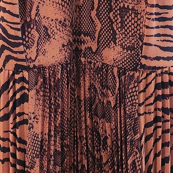 WHBM Animal Print Full Skirt Pleated Halter Maxi Dress Size 2 - Picture 5 of 10